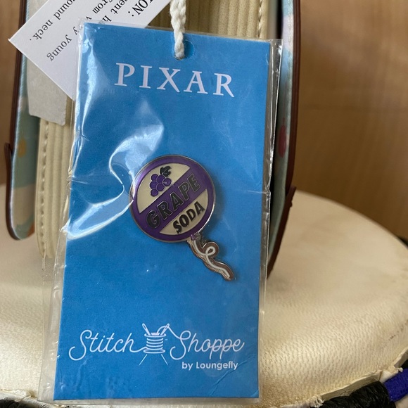 COPY - Pixar Stitch Shoppe Up My Adventure Purse With Pin - Picture 7 of 7